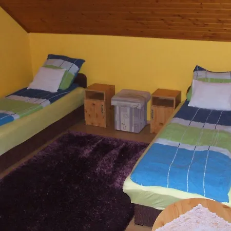 To Vendeghaz Guest house *